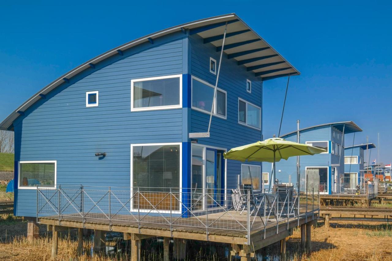 6 Pers. Waterfront Home Seeblick, Equipped Stilt House On The Water Anjum Esterno foto