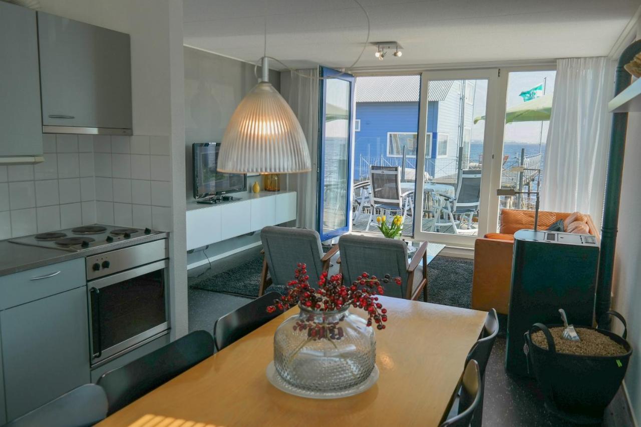 6 Pers. Waterfront Home Seeblick, Equipped Stilt House On The Water Anjum Esterno foto