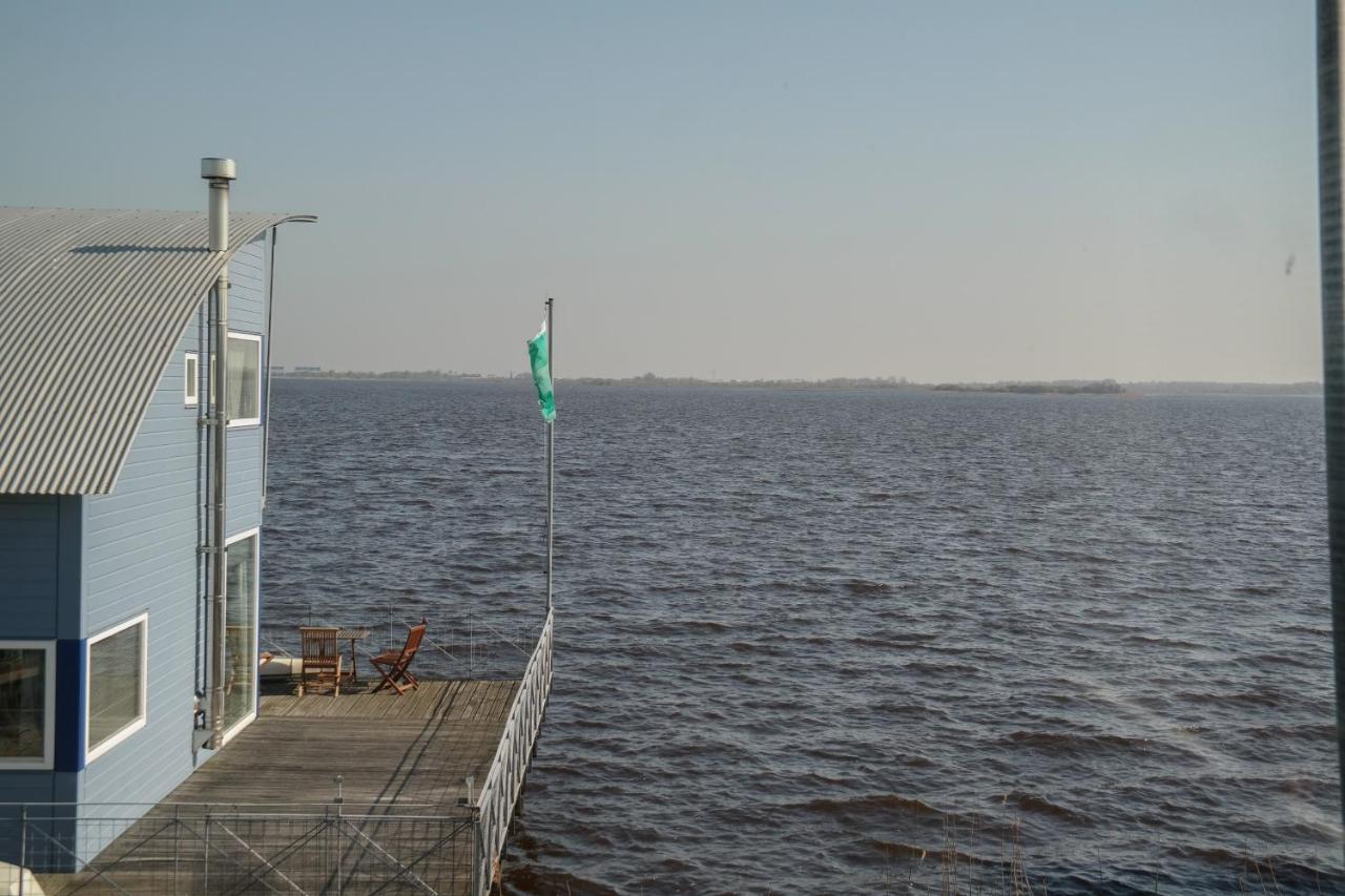 6 Pers. Waterfront Home Seeblick, Equipped Stilt House On The Water Anjum Esterno foto